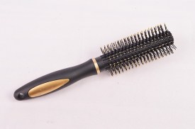 Cepillo mango negro y dorado brushing.jpg